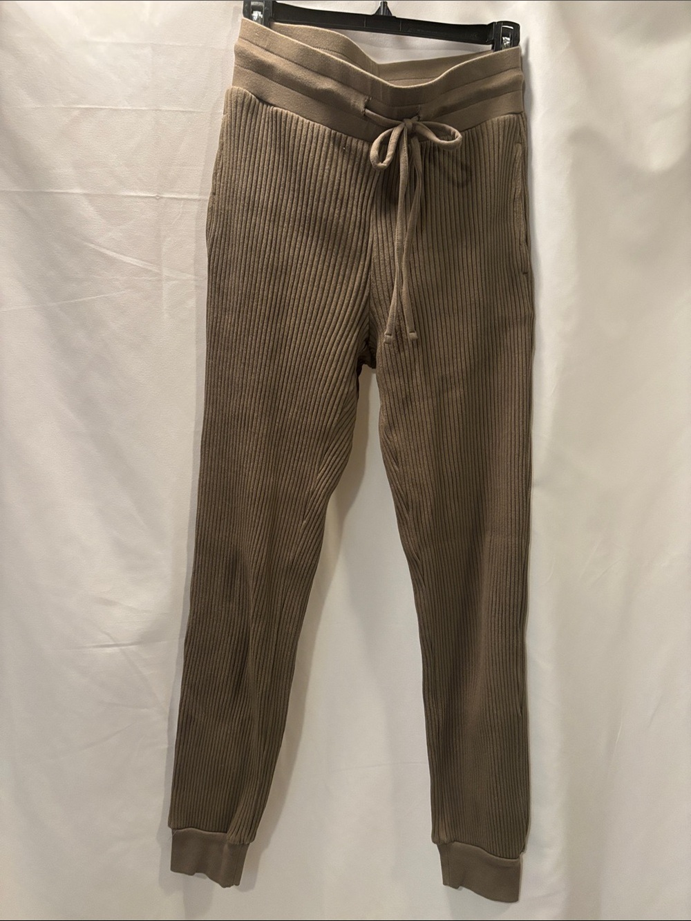 The Range Ribbed Olive Green Pants with Pockets - size Small